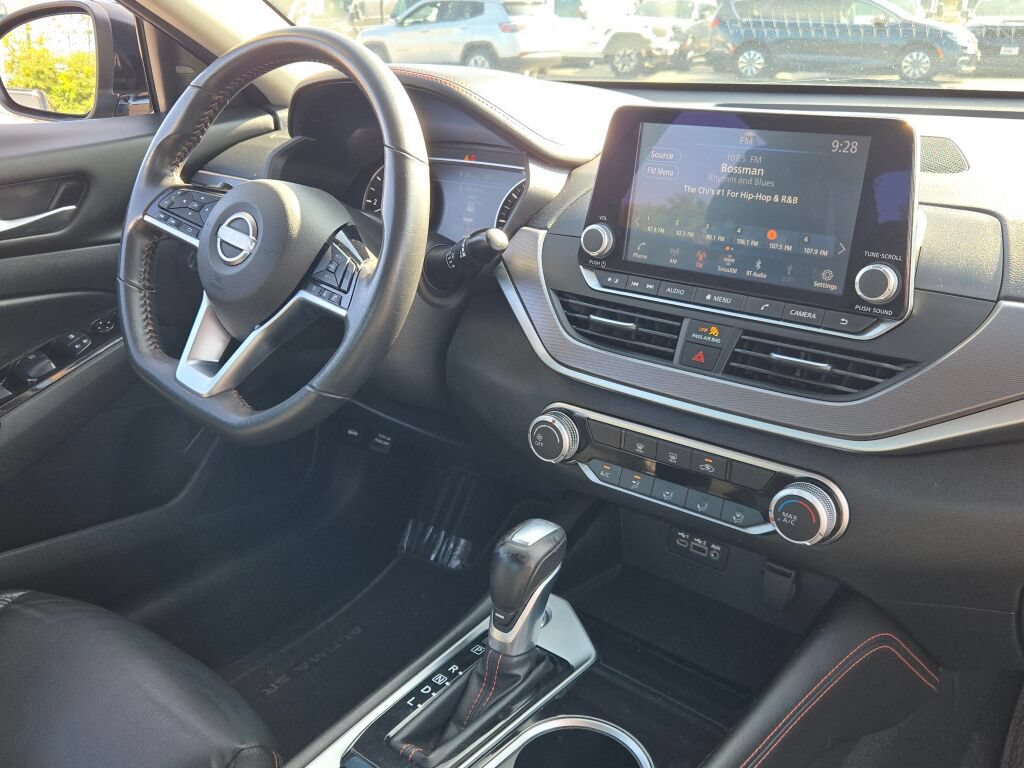 Used 2024 Nissan Altima 2.5 SR FWD image 8
