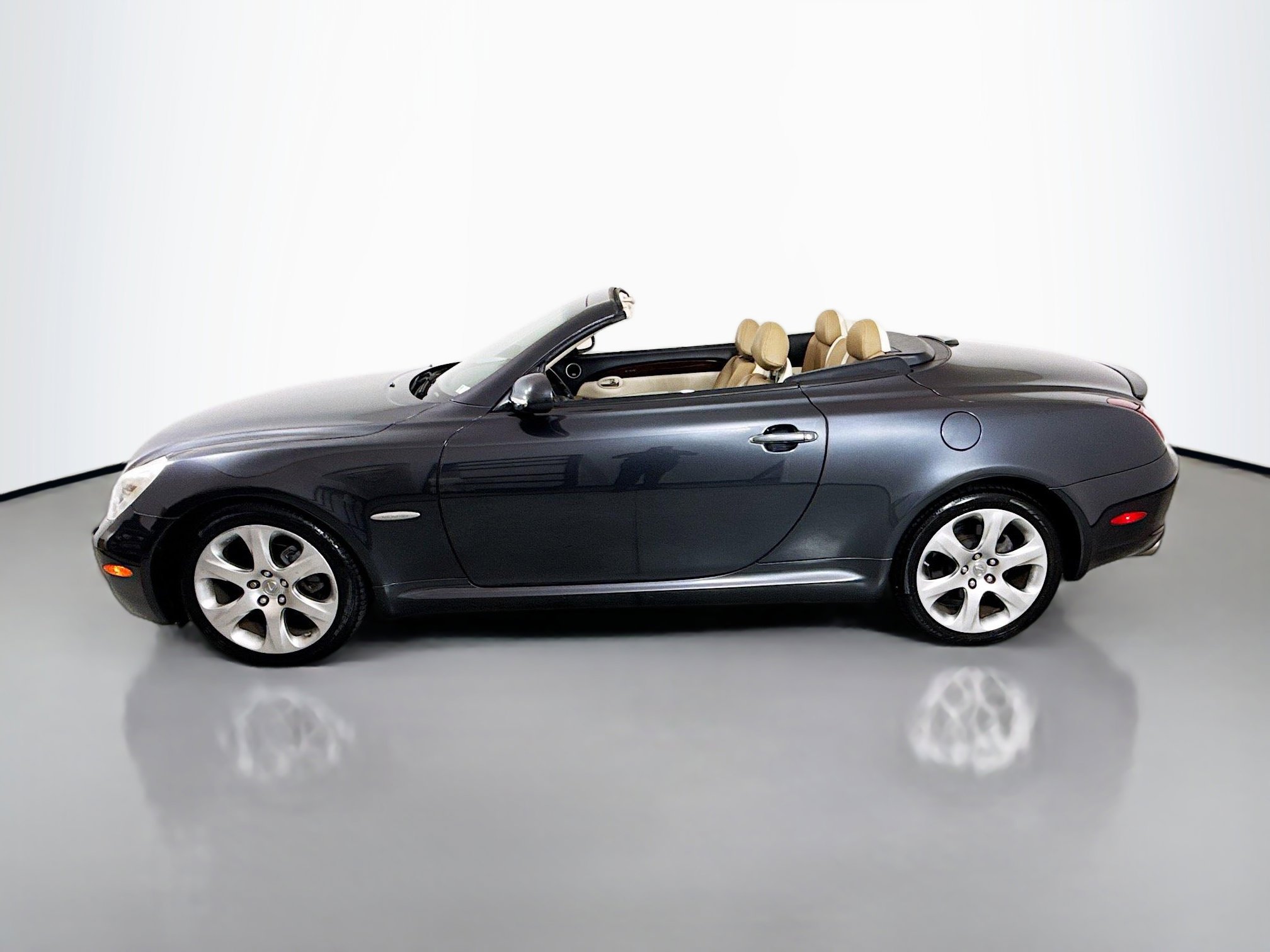 Used 2008 Lexus SC 430 Convertible RWD image 4