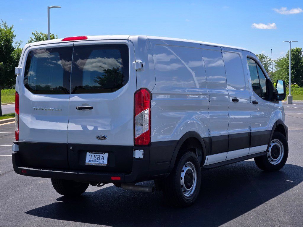 Used 2020 Ford Transit 250 Low Roof RWD image 9