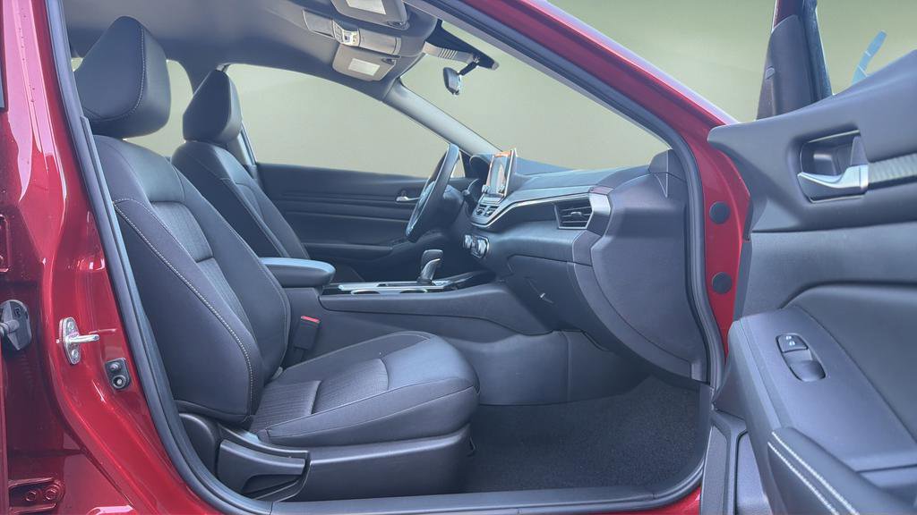 Certified 2024 Nissan Altima 2.5 SV FWD image 10