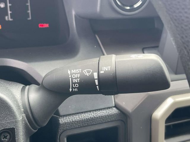 Used 2024 Toyota Tacoma SR5 AWD/4WD image 25