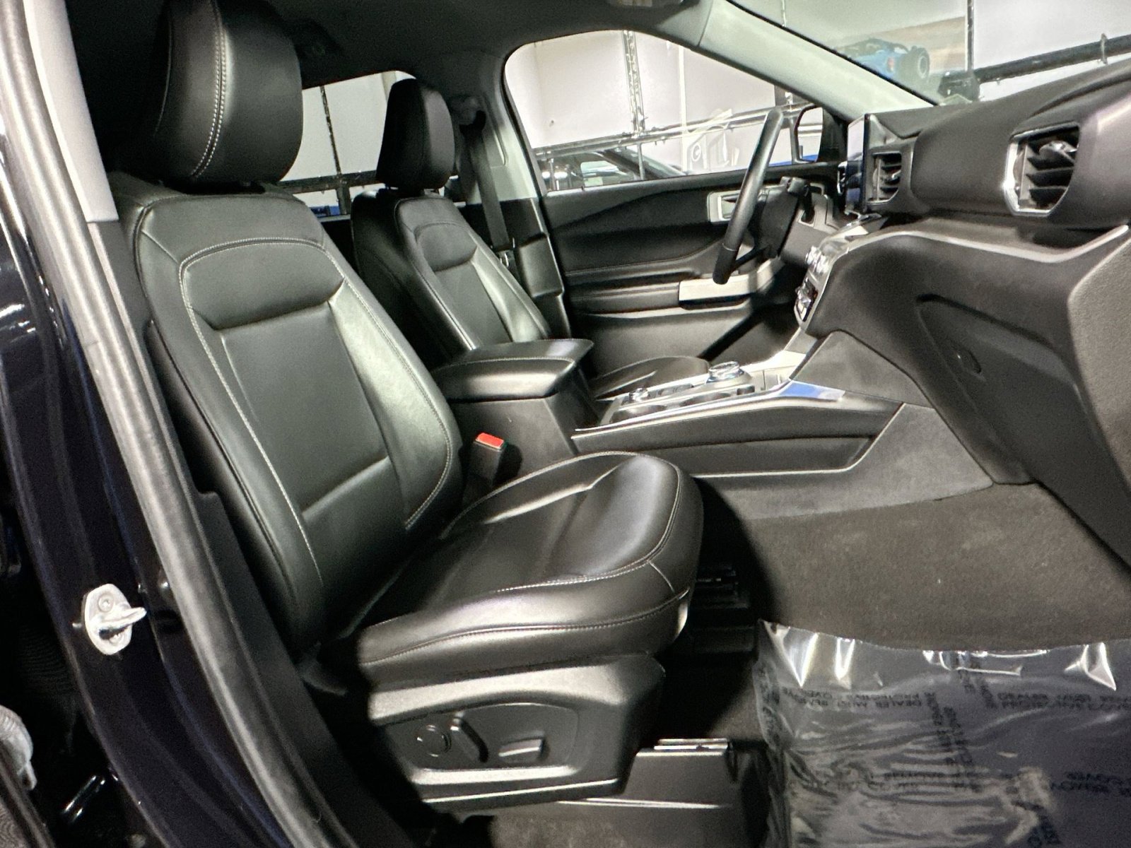 Used 2022 Ford Explorer XLT w/ Equipment Group 202A image 36