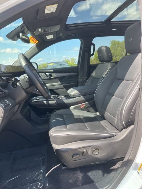 Used 2025 Buick Enclave Sport Touring w/ Power Package AWD/4WD image 40