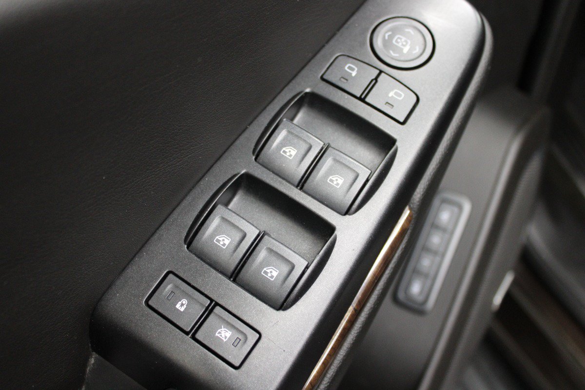 Used 2018 Chevrolet Tahoe LT RWD image 17
