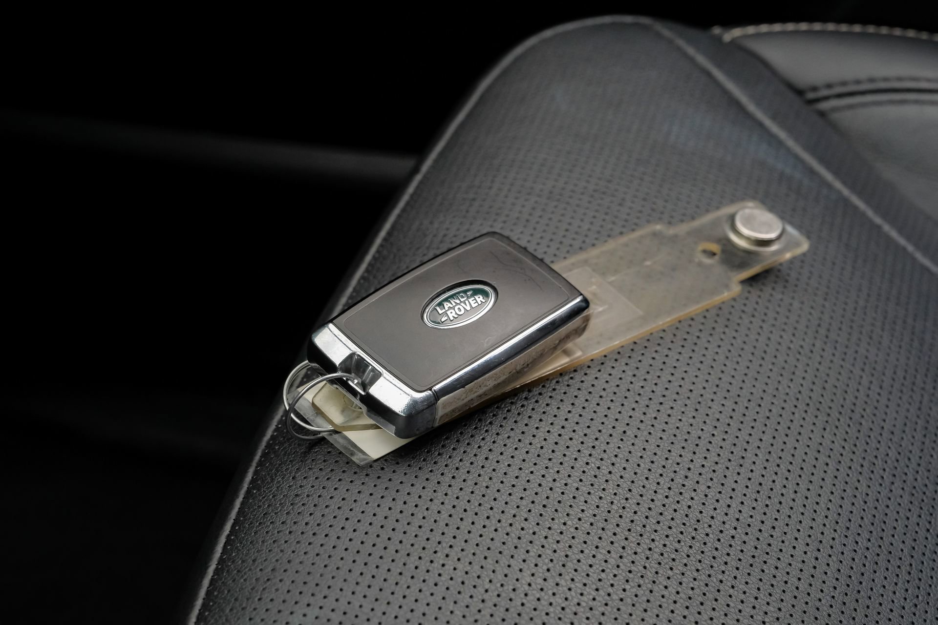 Used 2023 Land Rover Discovery S R-Dynamic image 64