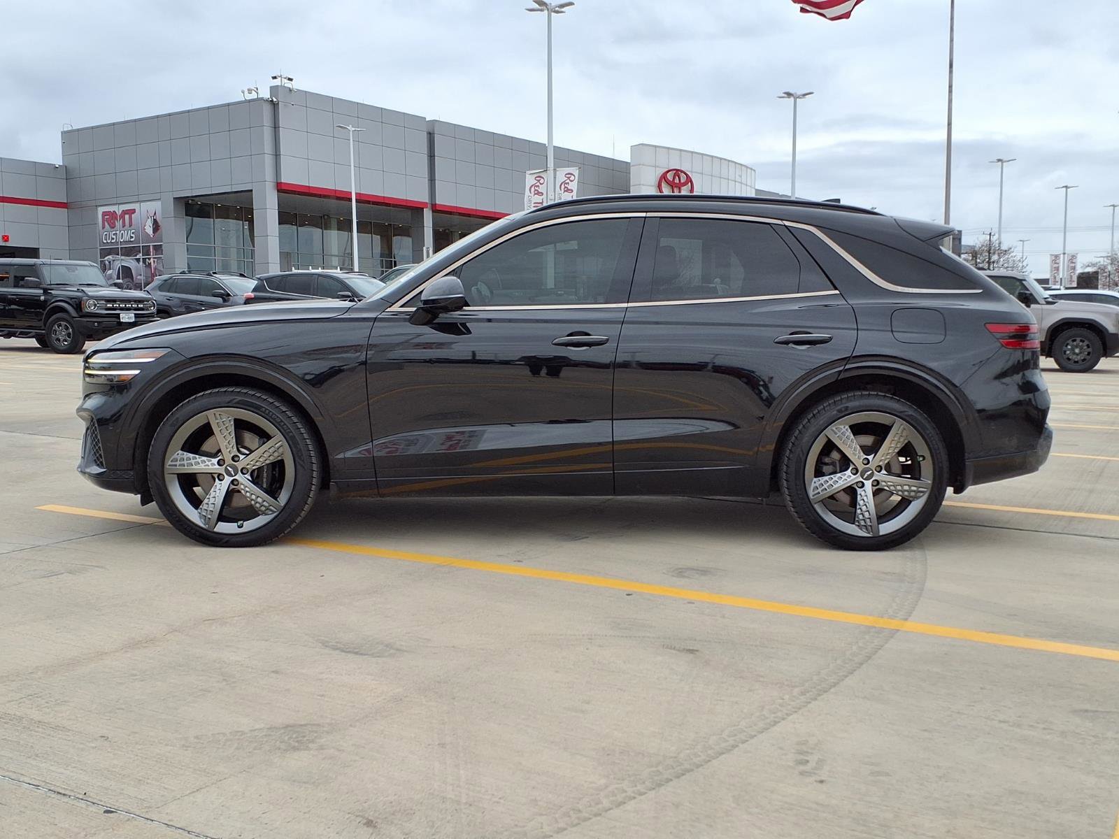 Used 2022 Genesis GV70 3.5T Sport w/ Sport Prestige Package image 8