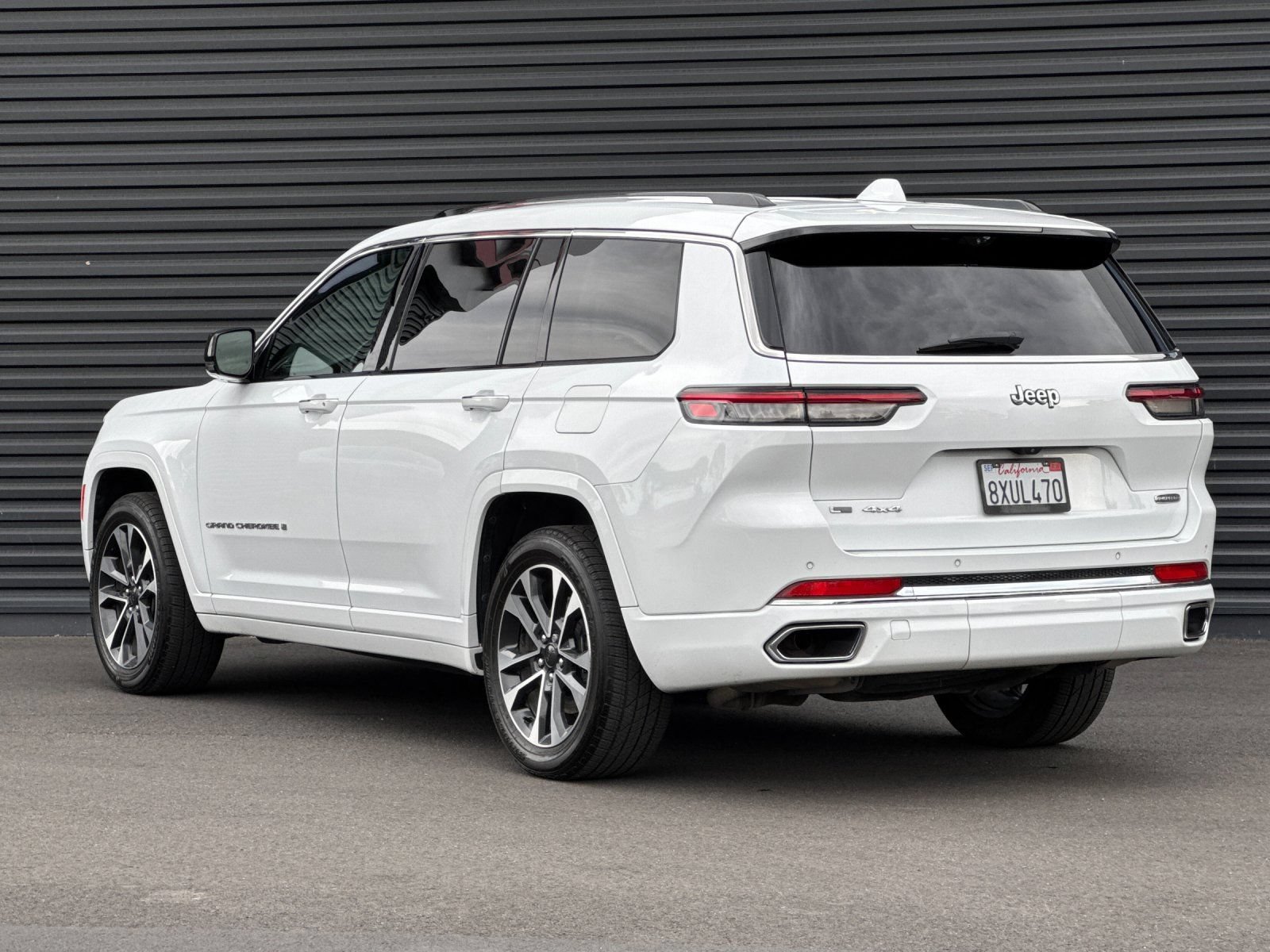Used 2021 Jeep Grand Cherokee L Overland w/ Luxury Tech Group IV AWD/4WD image 4