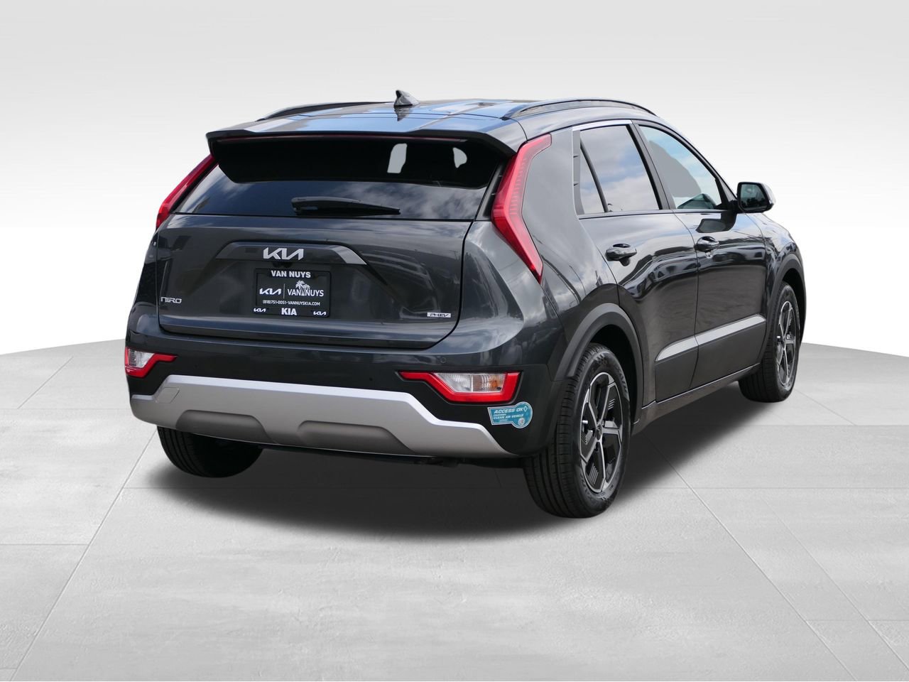 Used 2025 Kia Niro EX image 3