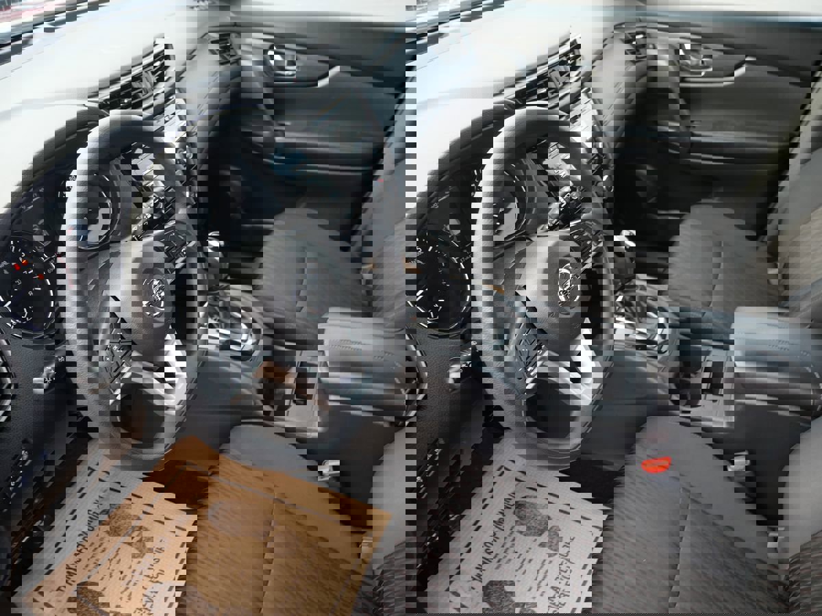 Used 2017 Nissan Rogue S image 12