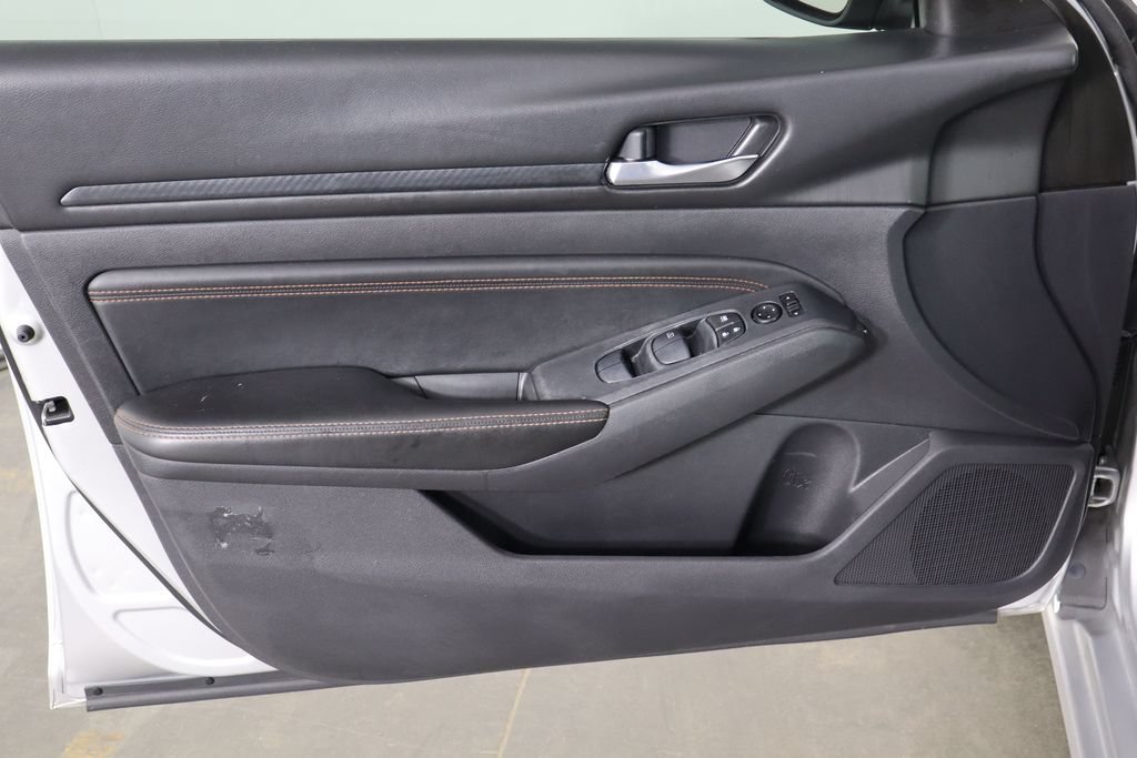 Used 2020 Nissan Altima 2.5 SR w/ Premium Package FWD image 19