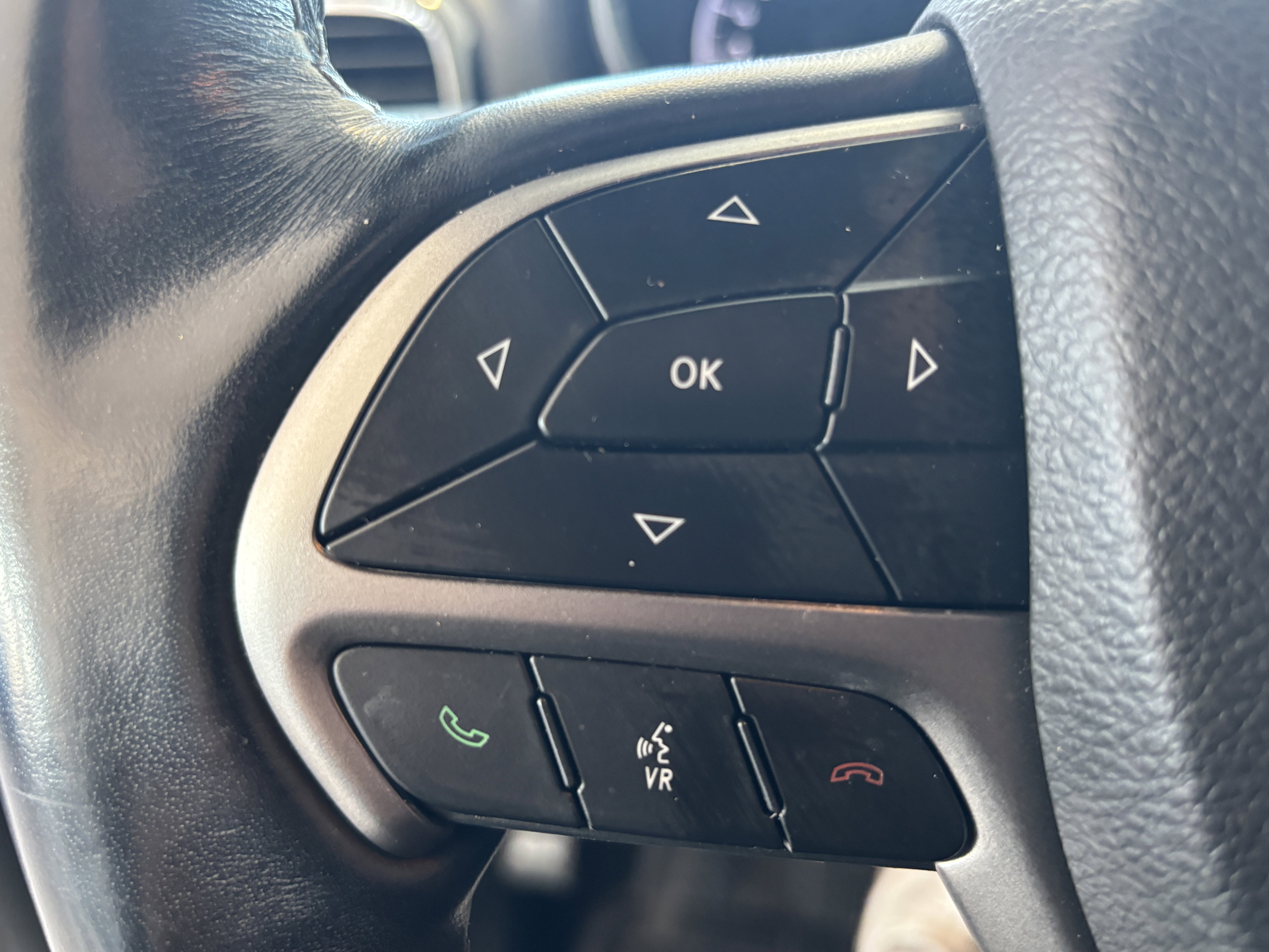 Used 2020 Jeep Grand Cherokee Overland image 10