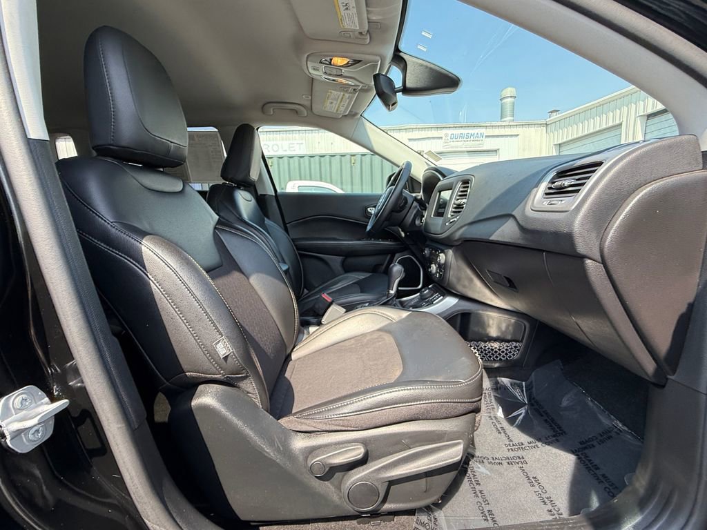 Used 2019 Jeep Compass Latitude image 26