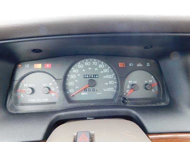 Used 2003 Ford Crown Victoria LX image 15
