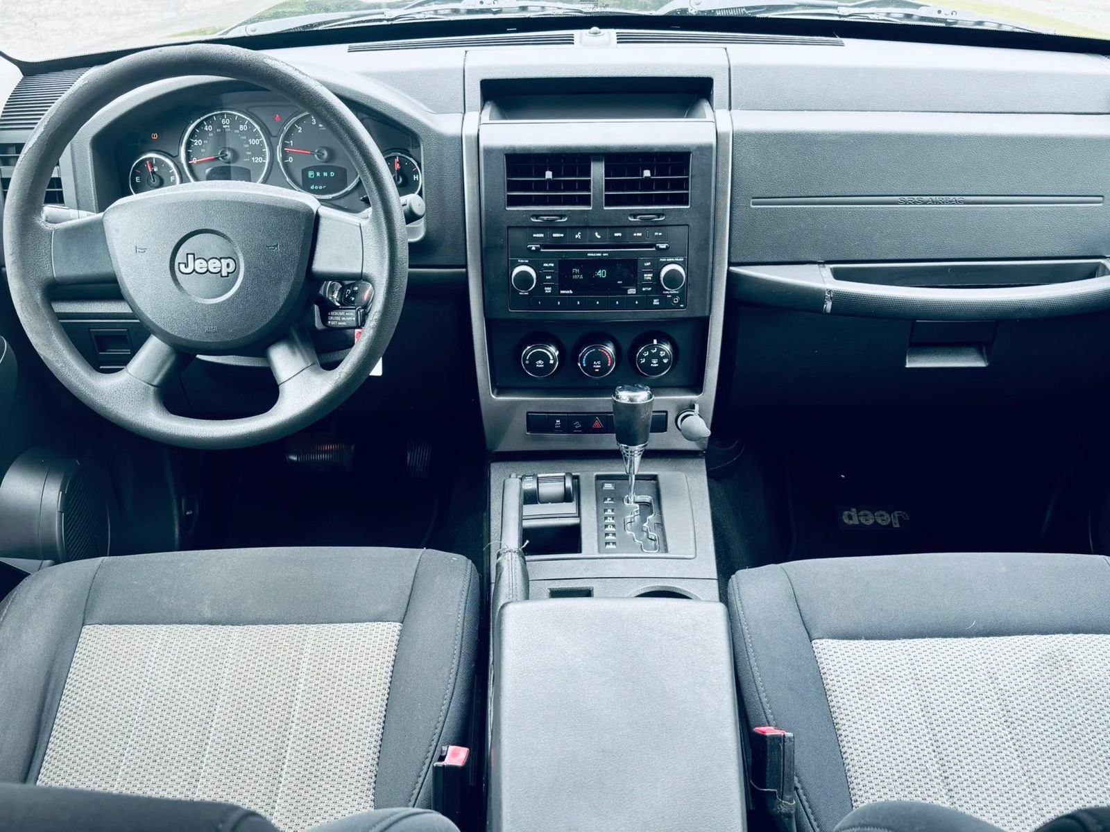 Used 2010 Jeep Liberty Sport w/ Popular Equipment Group AWD/4WD image 3
