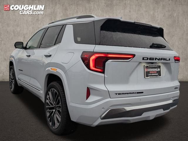 New 2026 GMC Terrain Denali w/ LPO, Black Badging Package image 5