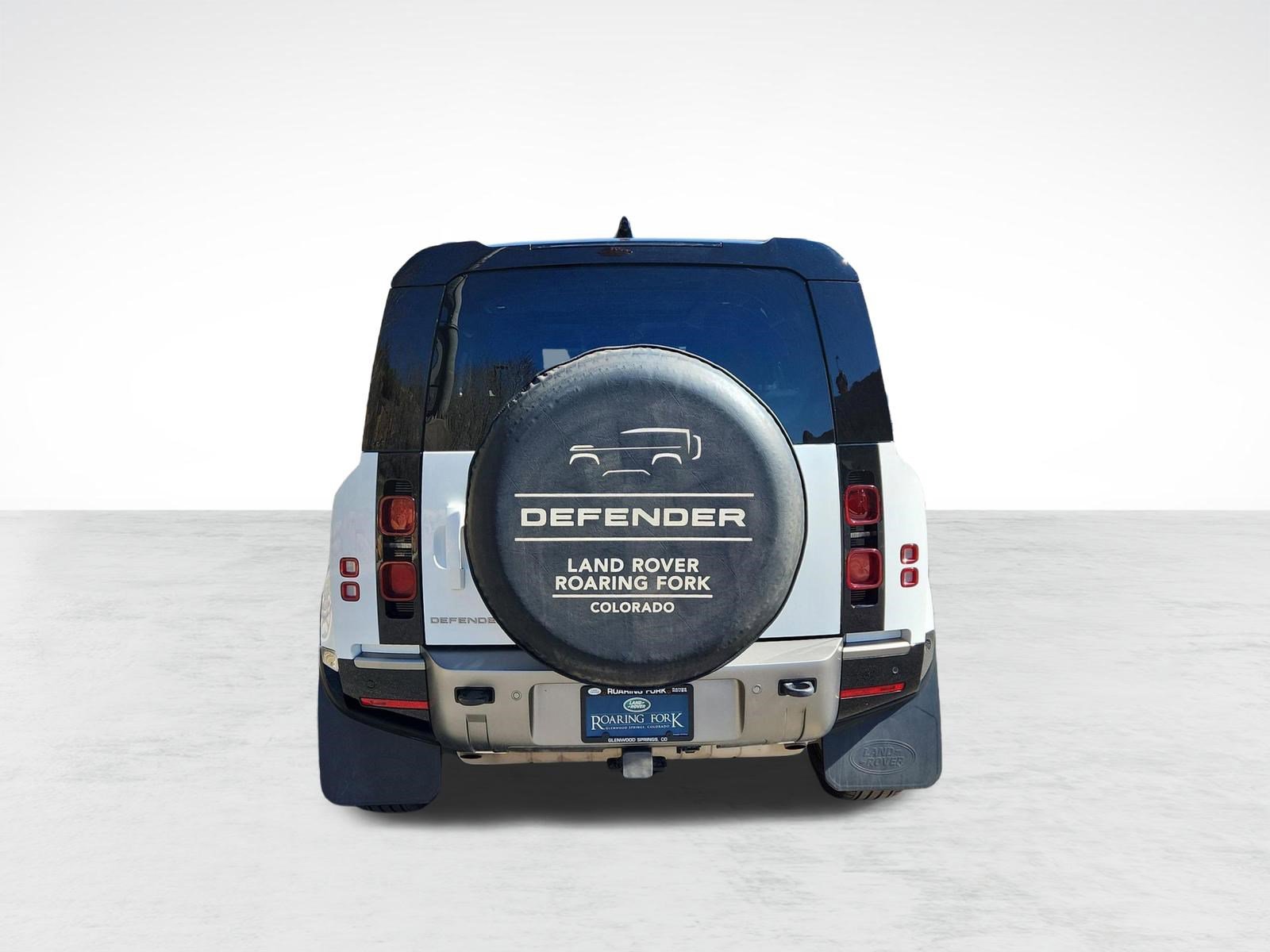 Used 2025 Land Rover Defender 90 X-Dynamic SE image 9