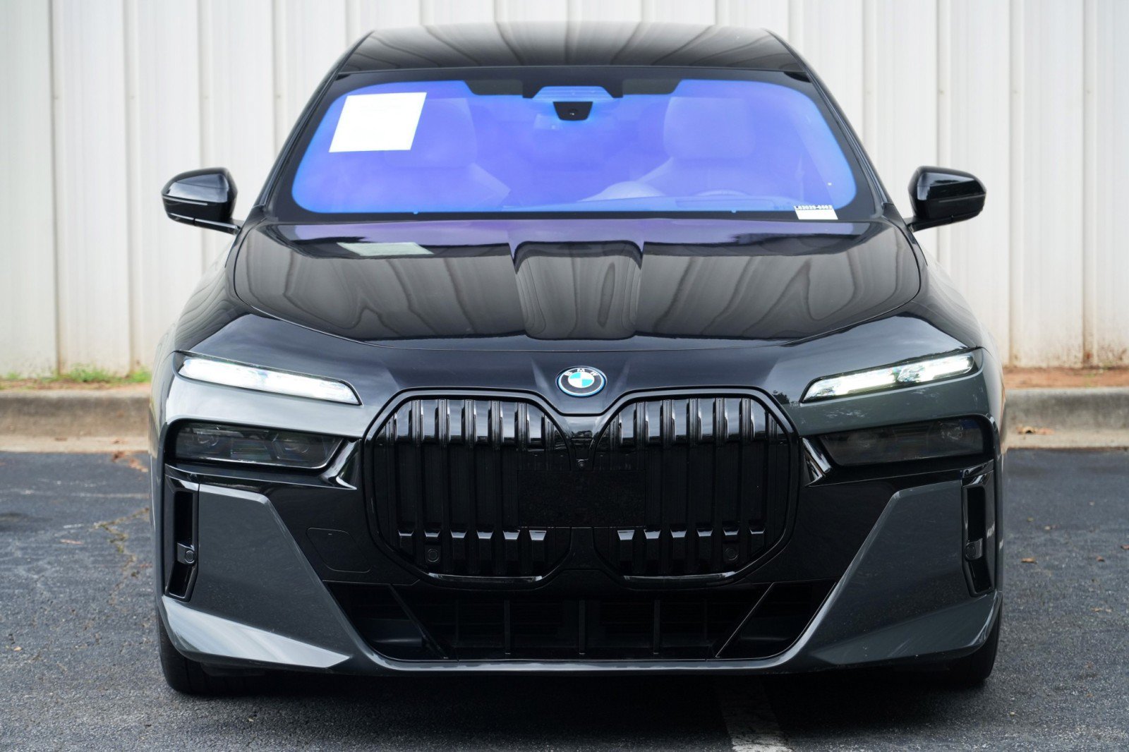 Used 2023 BMW i7 xDrive60 w/ Executive Package 2 AWD/4WD image 60
