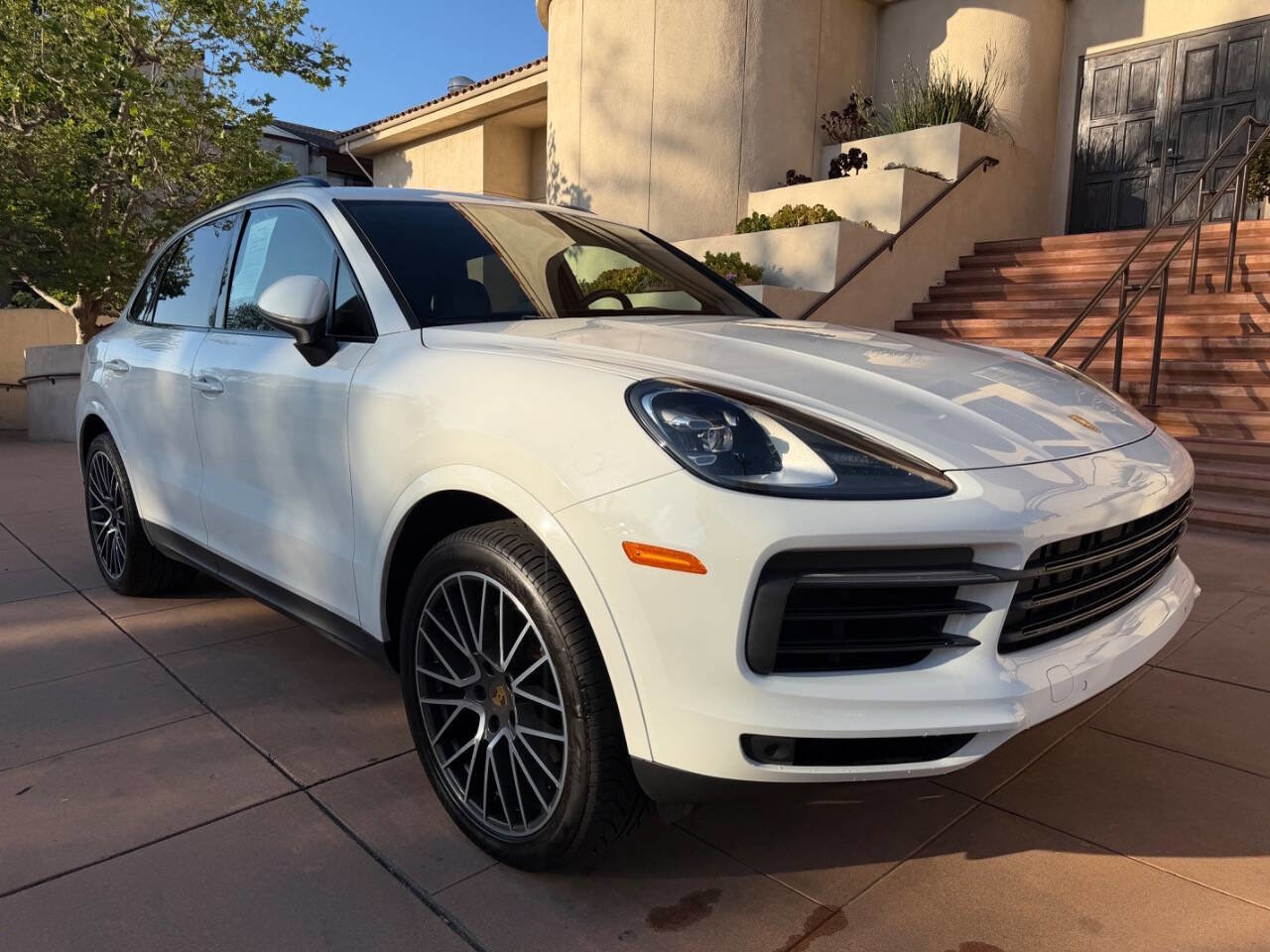 Used 2019 Porsche Cayenne w/ Premium Package image 1