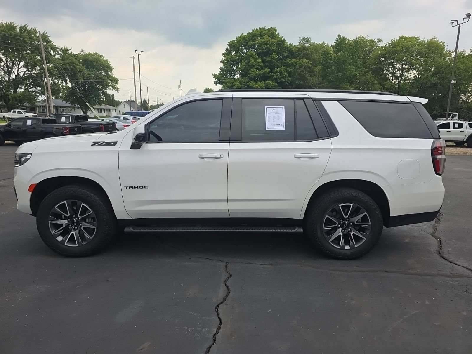 Used 2024 Chevrolet Tahoe Z71 w/ Luxury Package AWD/4WD image 11