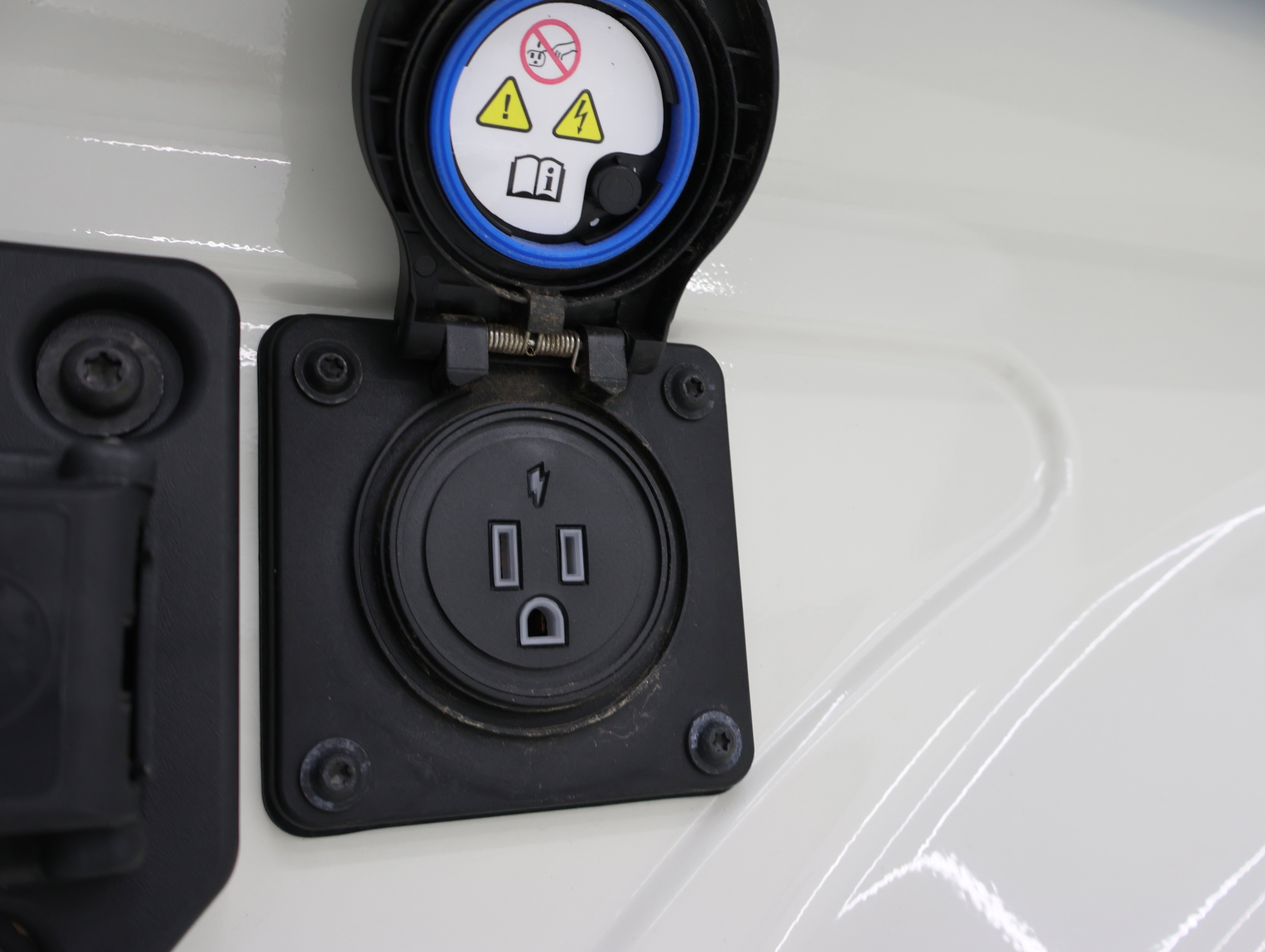 Used 2024 RAM 2500 Laramie w/ Night Edition image 36