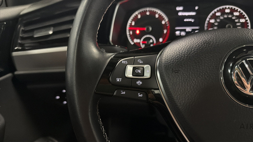 Used 2019 Volkswagen Jetta R-Line FWD image 21