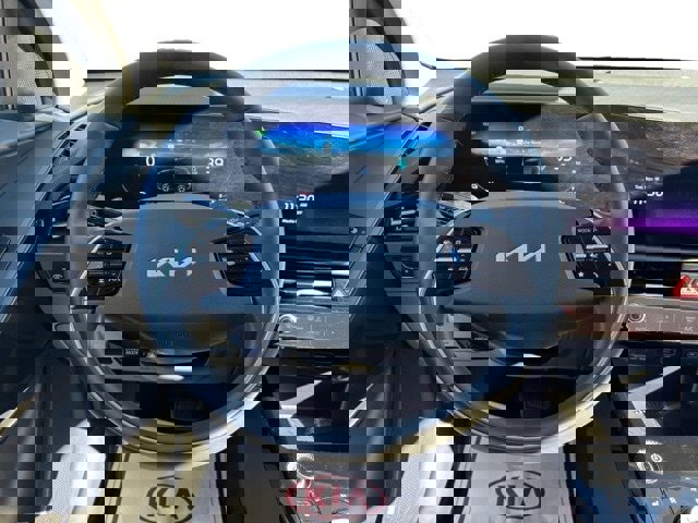 Certified 2025 Kia Niro Wind w/ Wind Preserve Package image 15