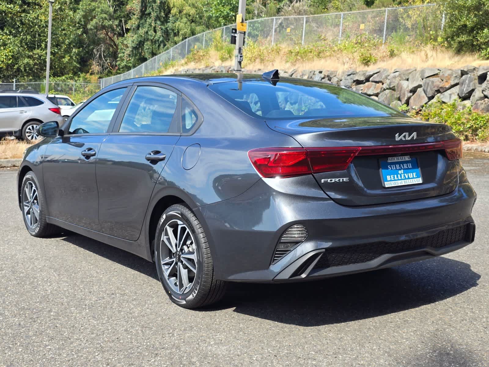 Used 2022 Kia Forte LXS FWD image 4