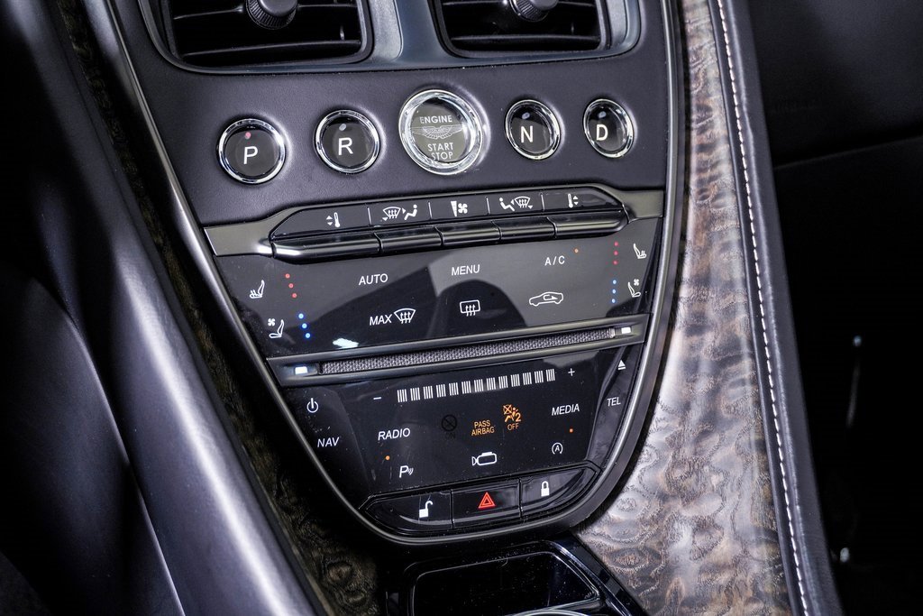 Used 2023 Aston Martin DB11 Volante image 33