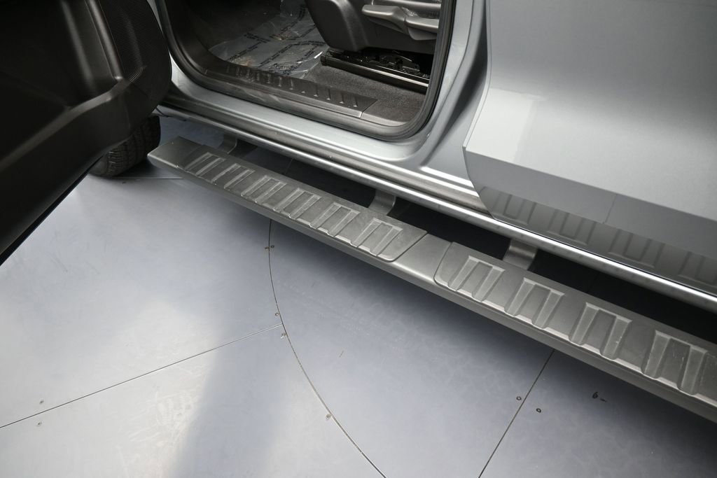 Used 2023 Chevrolet Colorado LT RWD image 33