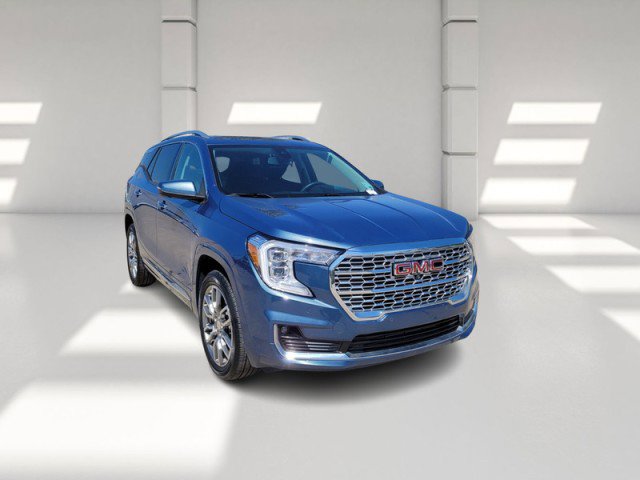 Used 2024 GMC Terrain Denali w/ Denali Premium Package image 3