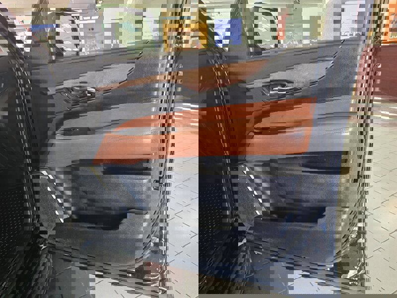 Used 2016 Cadillac Escalade ESV Luxury image 11