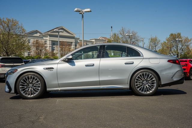 Used 2025 Mercedes-Benz E 53 AMG e 4MATIC Sedan image 4