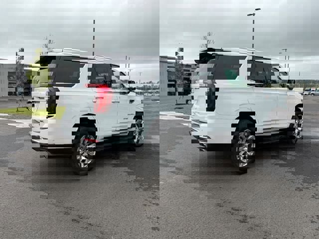 Used 2025 GMC Yukon Denali RWD image 7