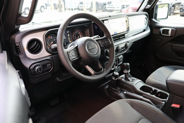 New 2025 Jeep Gladiator Sport image 12