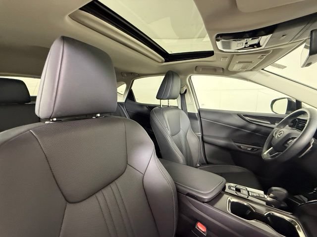 Used 2025 Lexus NX 250 FWD image 32
