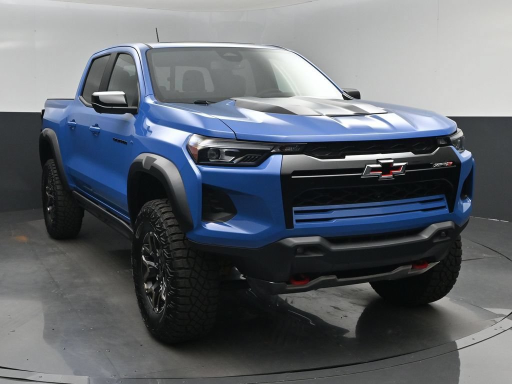 Used 2026 Chevrolet Colorado ZR2 w/ Technology Package AWD/4WD image 8