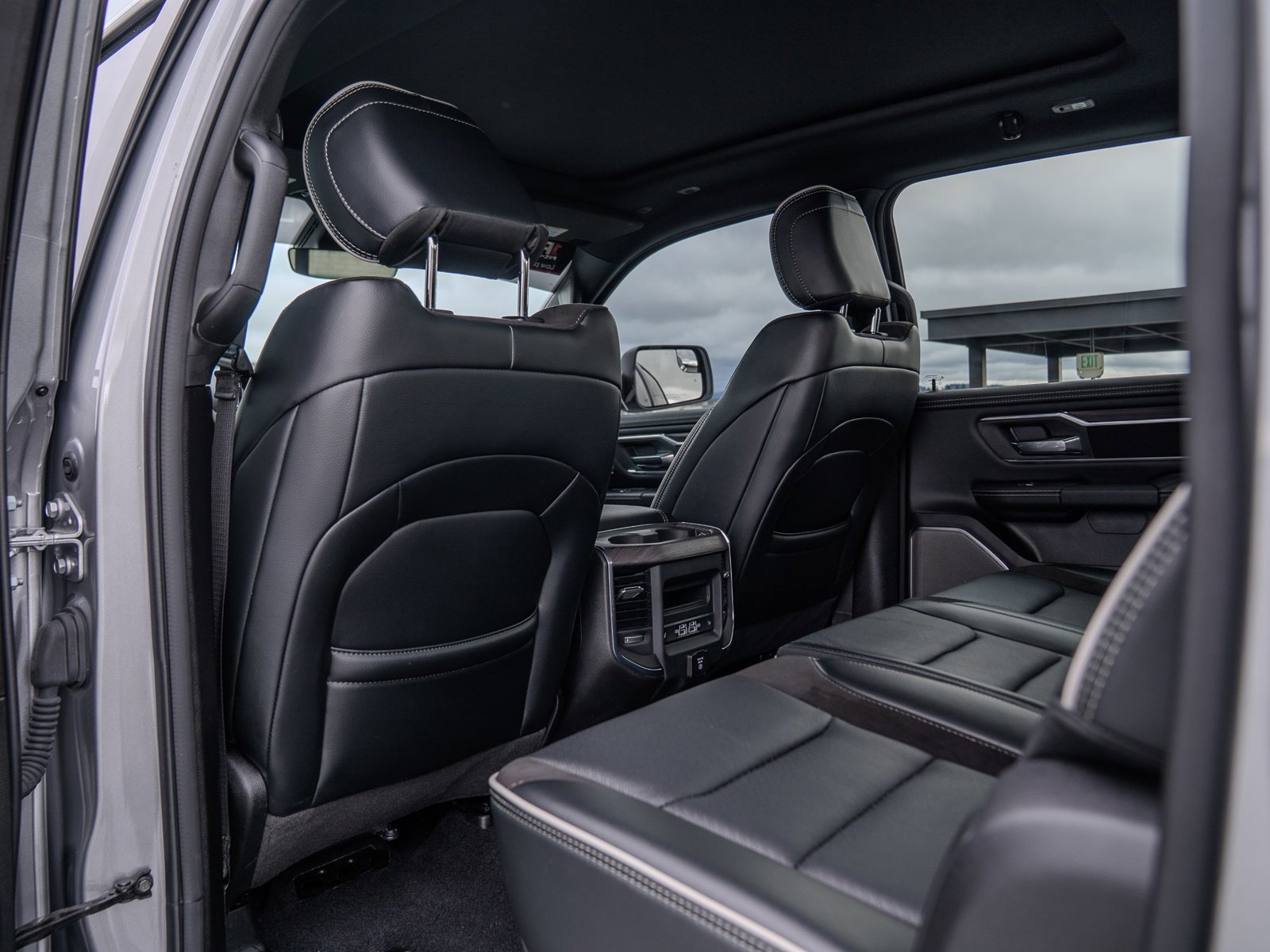 Used 2025 RAM 1500 Laramie w/ Night Edition image 19