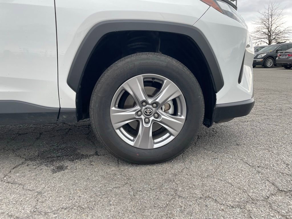 Used 2025 Toyota RAV4 XLE image 33