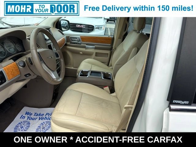 Used 2010 Chrysler Town & Country Limited w/ Entertainment Group #3 FWD image 14