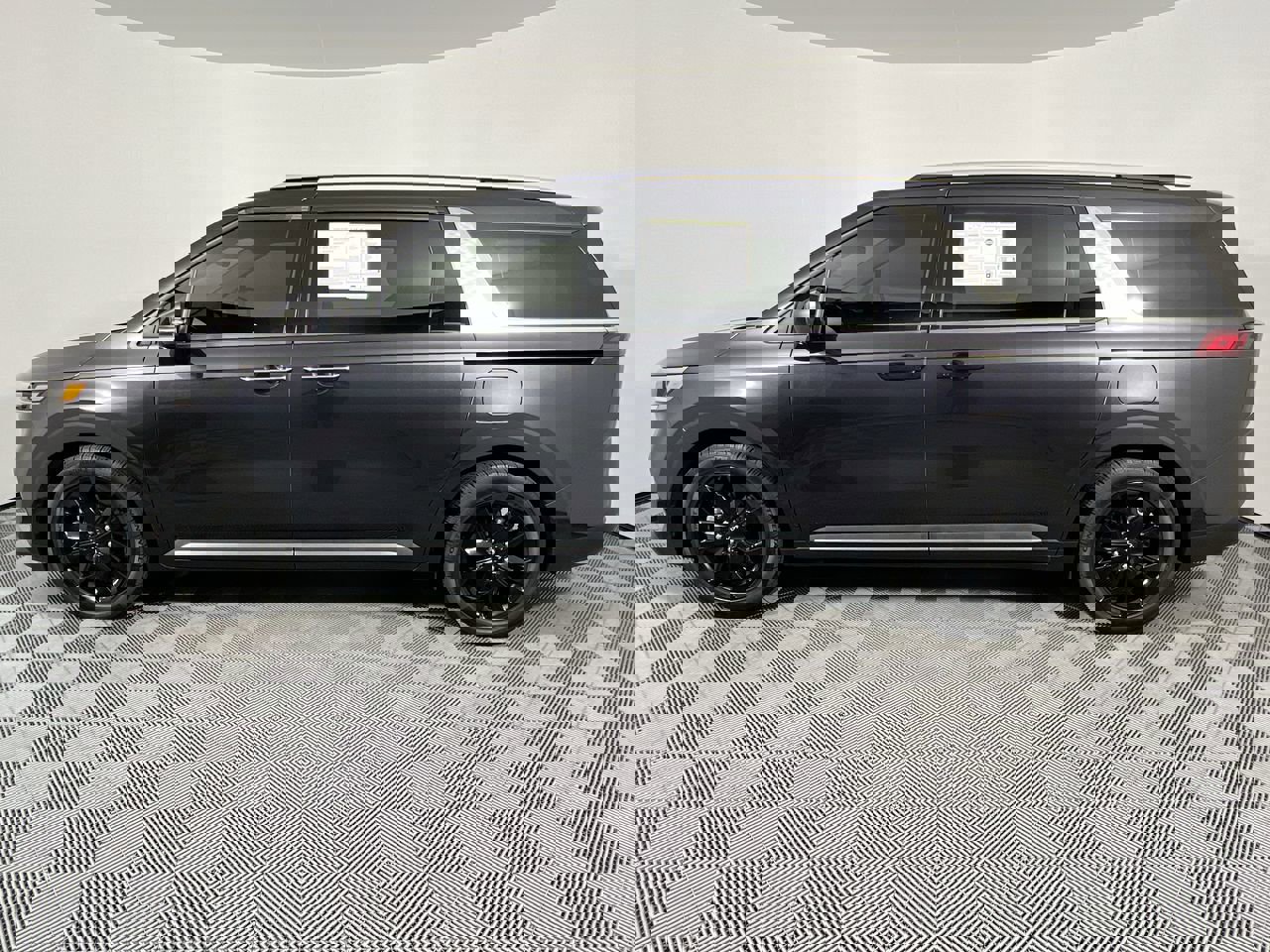 Certified 2024 Kia Carnival SX Prestige image 8