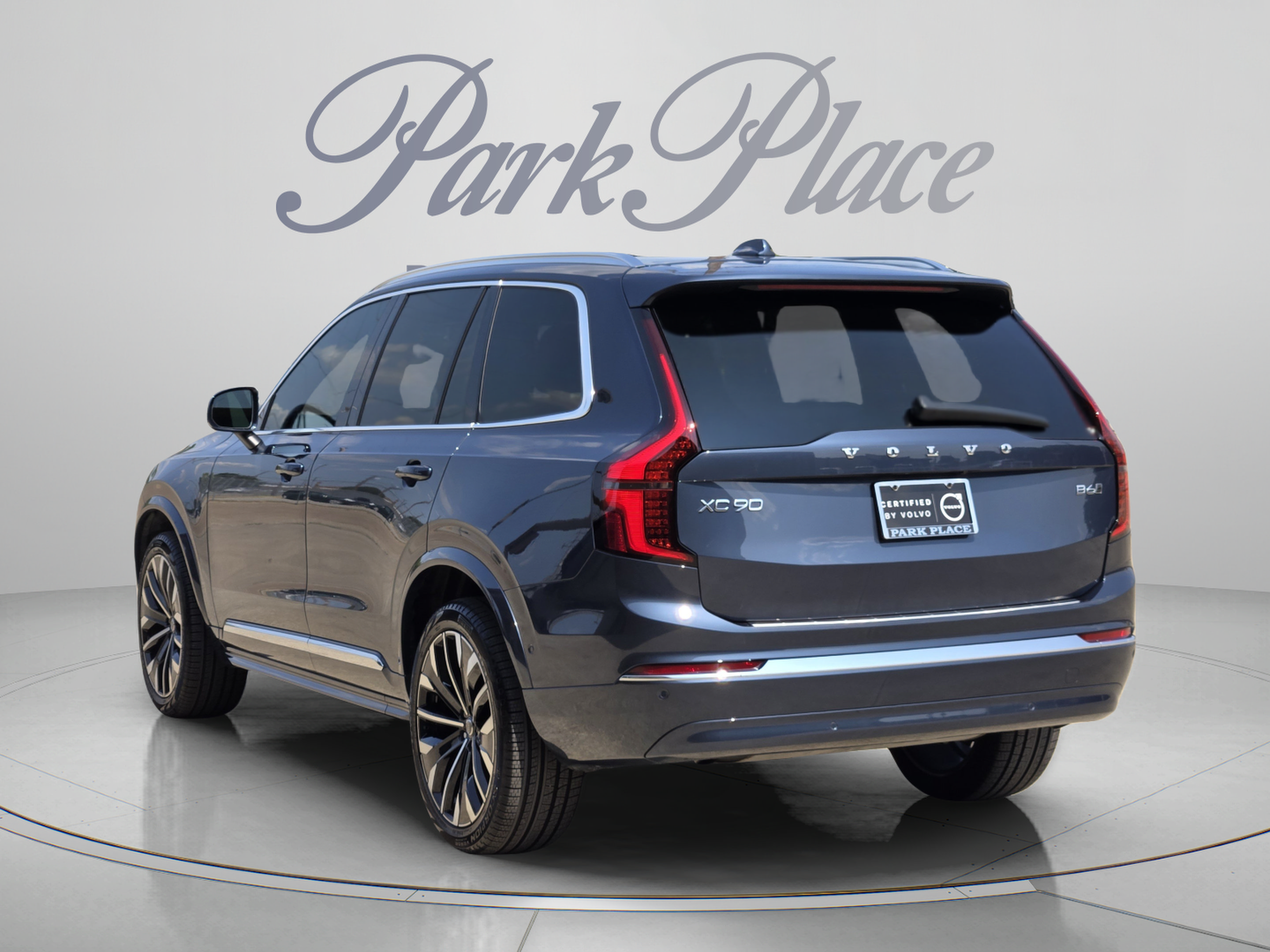 Certified 2026 Volvo XC90 B6 Plus w/ Protection Package Premier AWD/4WD image 3
