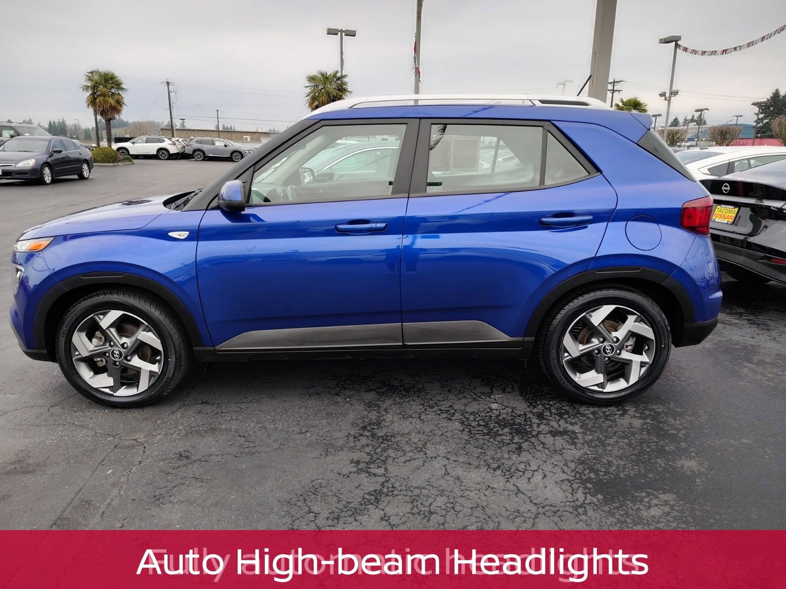 Used 2023 Hyundai Venue Limited w/ Cargo Package image 8