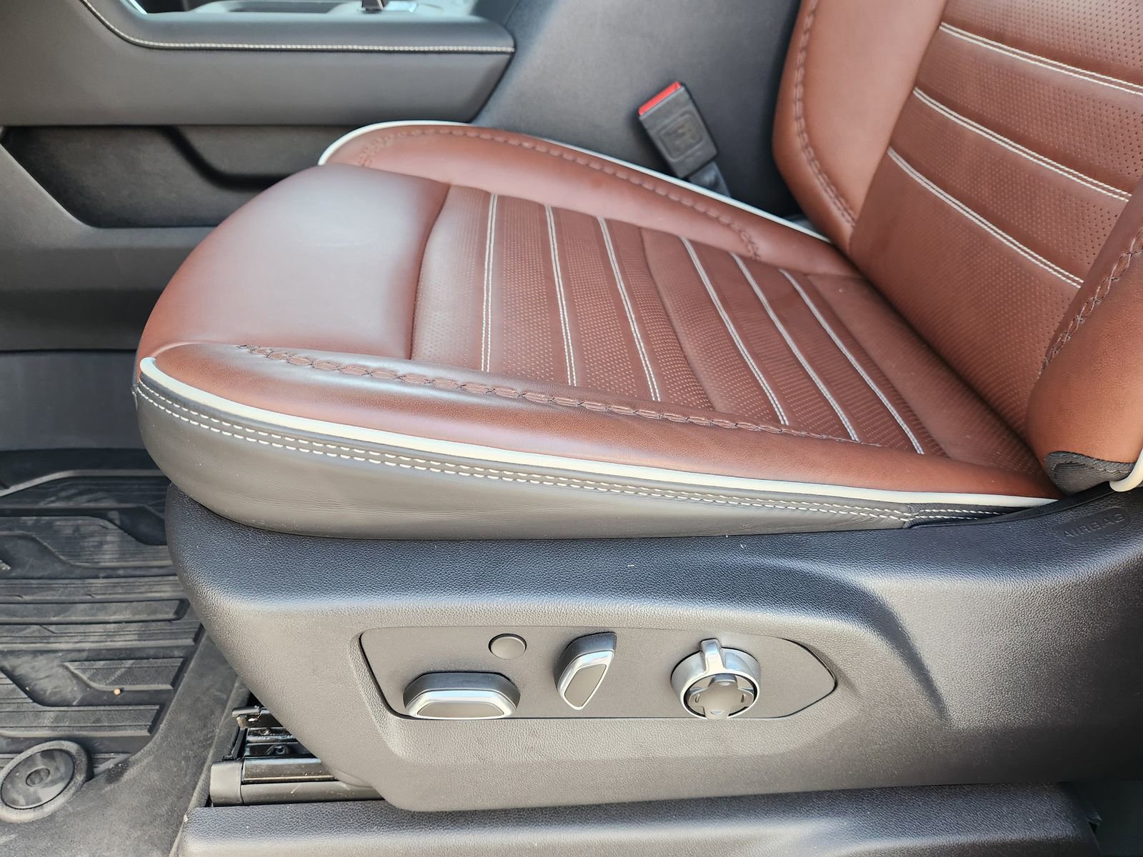 Certified 2025 GMC Sierra 2500 Denali Ultimate image 28