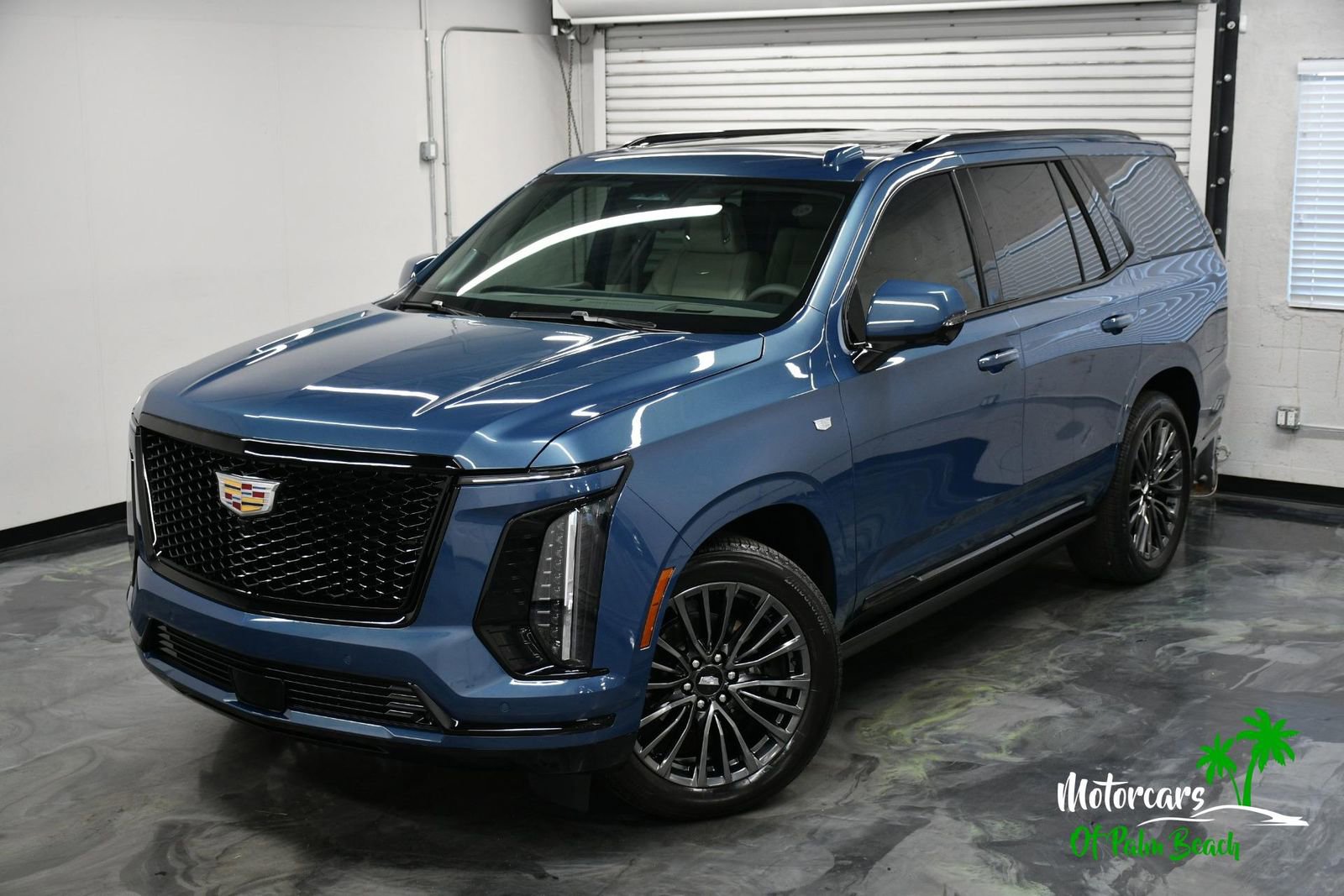Used 2025 Cadillac Escalade Sport Platinum AWD/4WD image 2