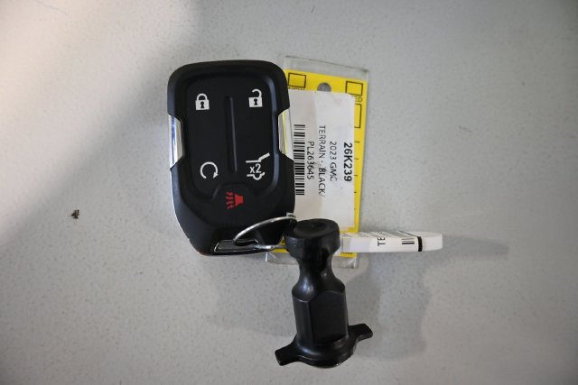Used 2023 GMC Terrain Denali w/ Denali Premium Package AWD/4WD image 12