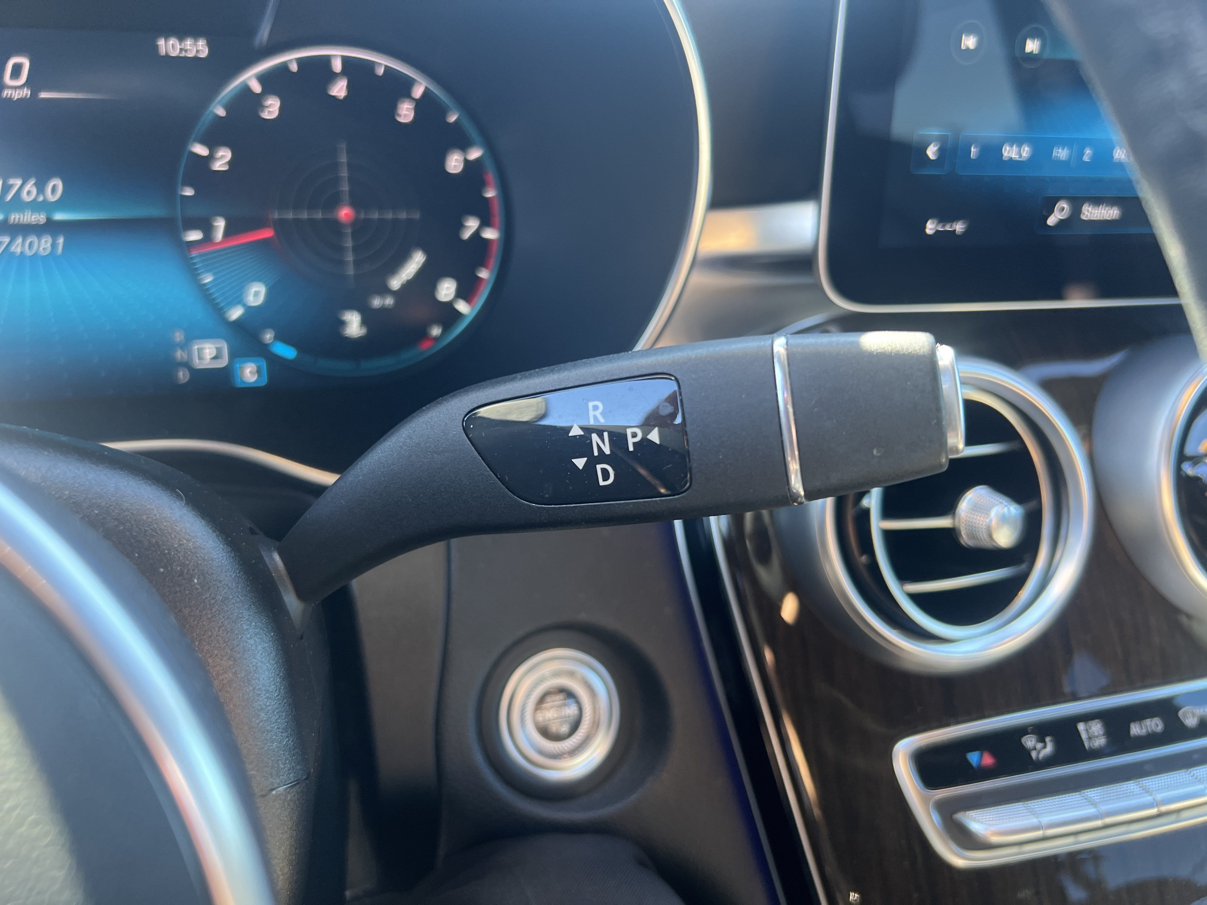 Used 2021 Mercedes-Benz GLC 300 4MATIC image 20