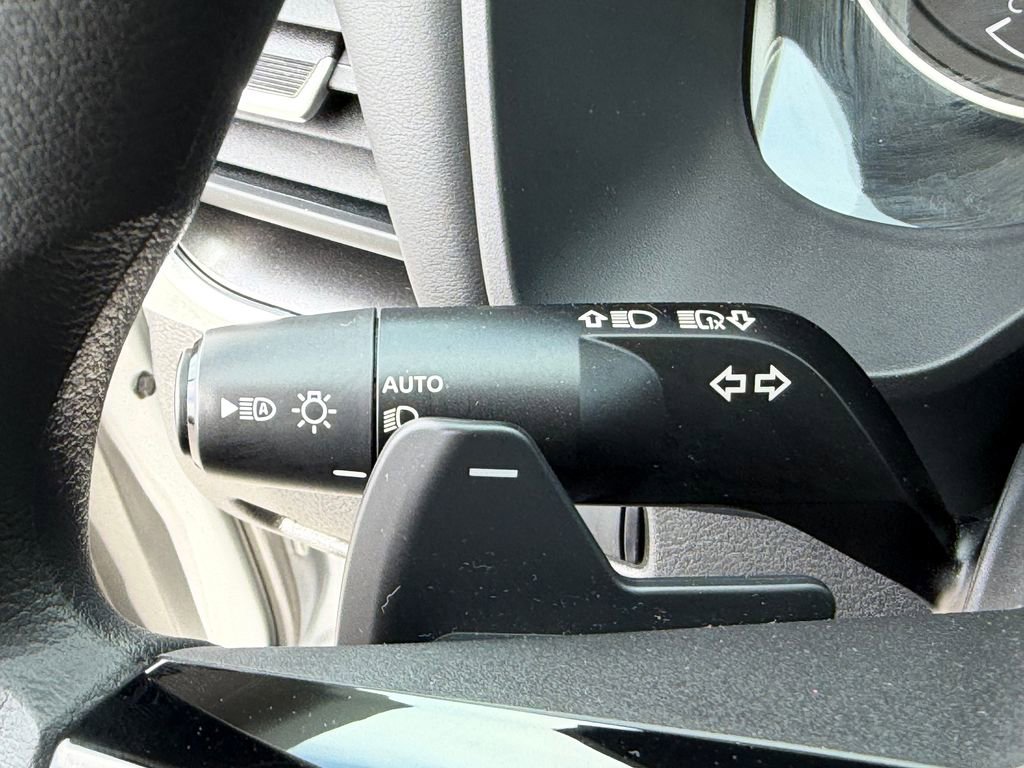 Used 2023 Nissan Rogue SV AWD/4WD image 35