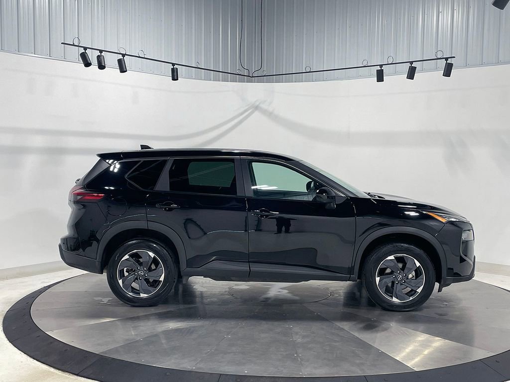 Used 2026 Nissan Rogue SV AWD/4WD image 10
