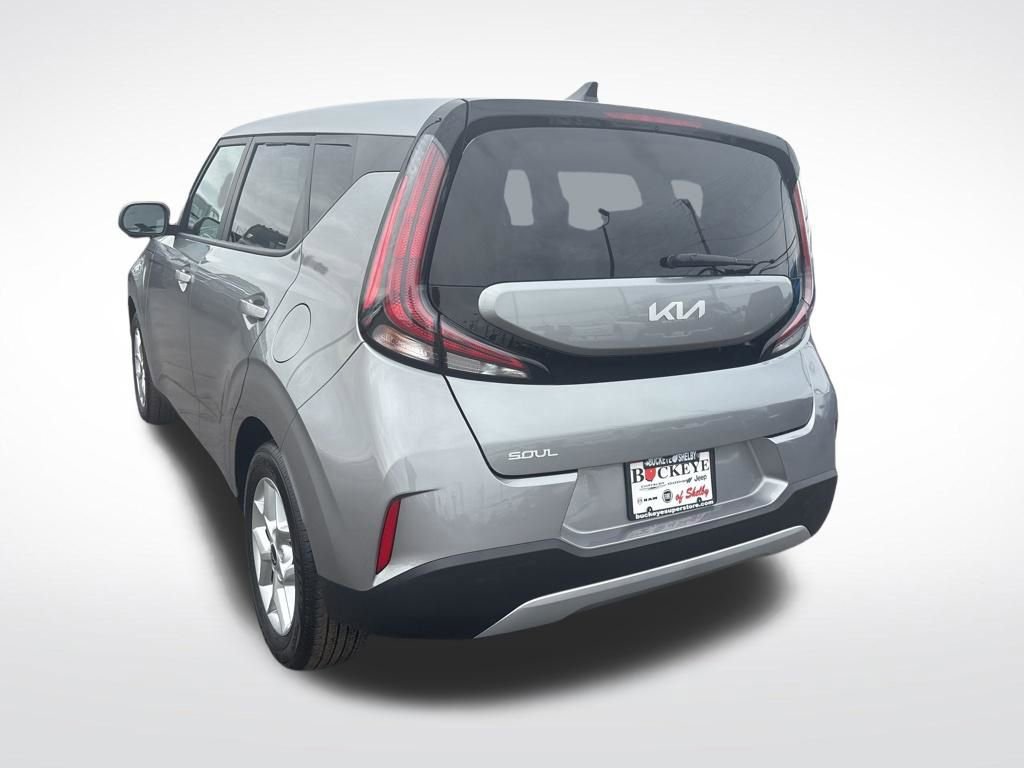 Used 2025 Kia Soul LX w/ LX Technology Package image 5