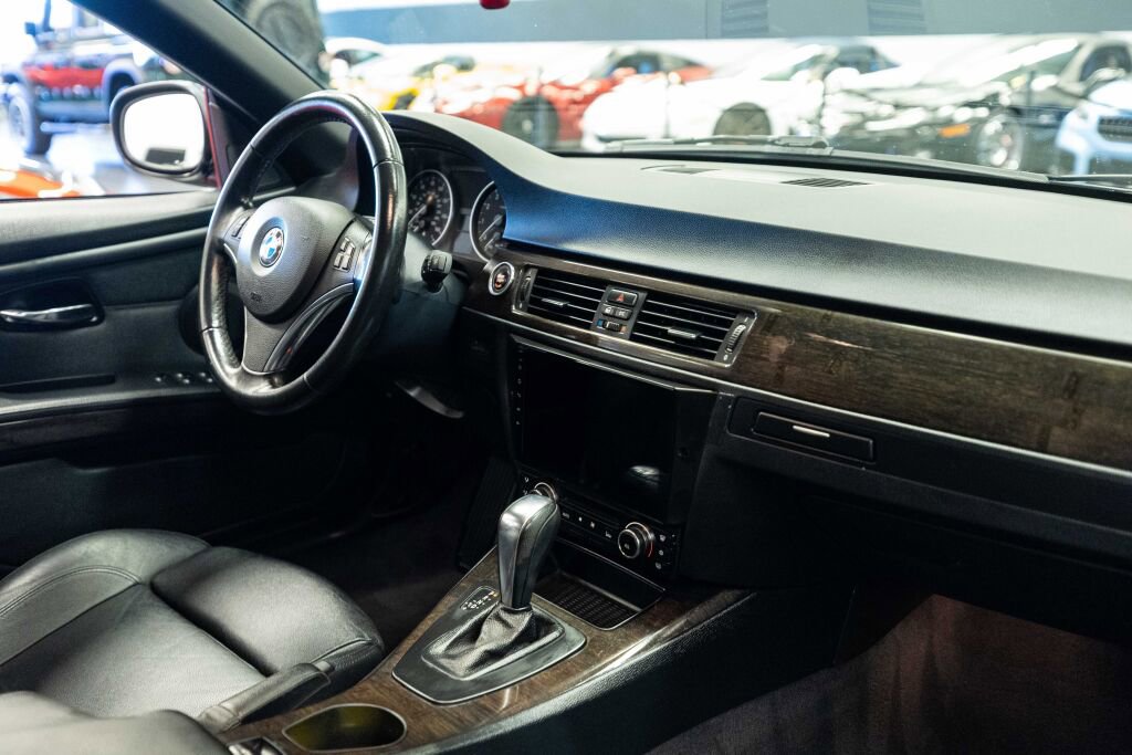 Used 2011 BMW 335i Convertible image 12